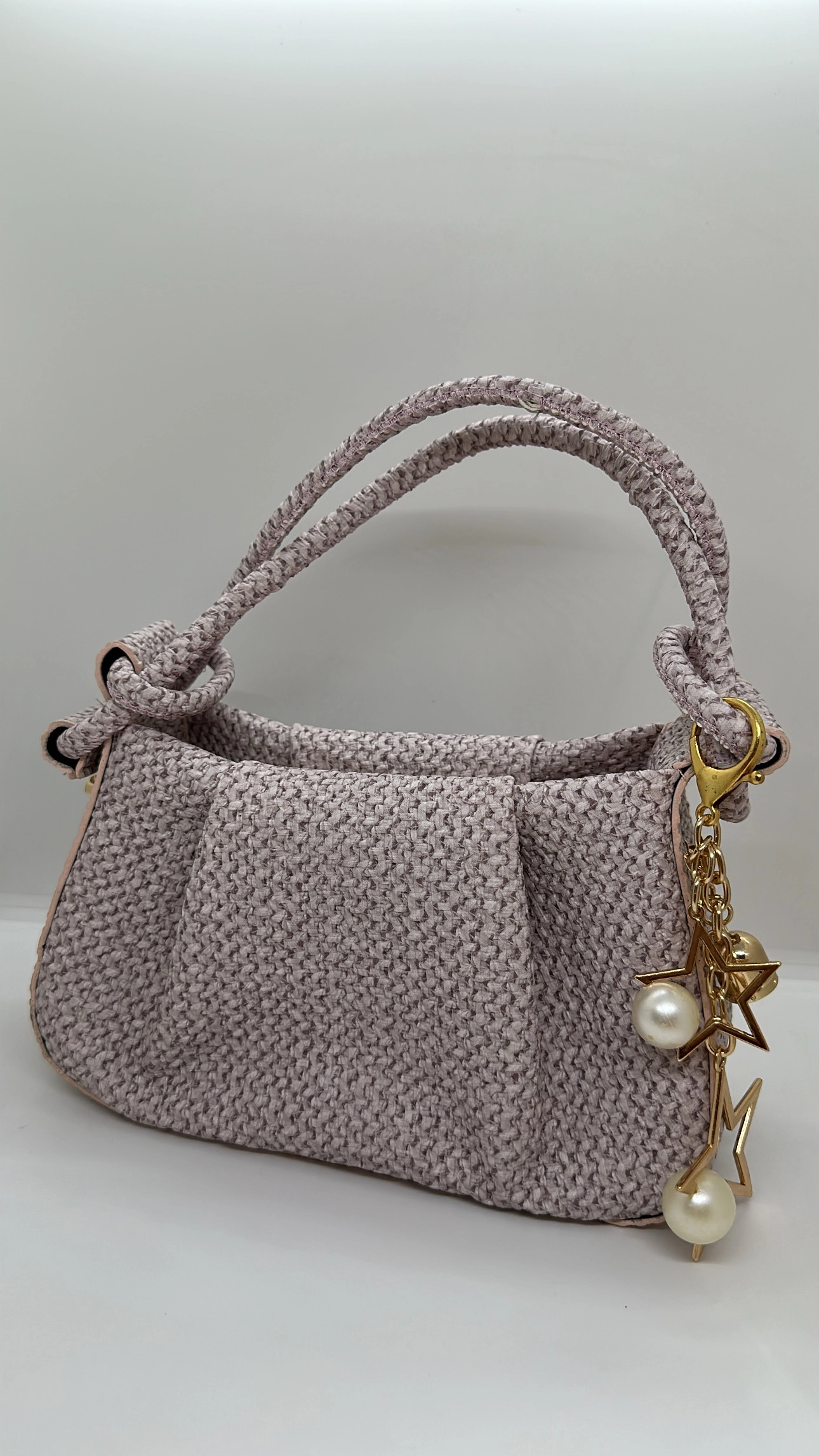 Pembe Hasır Charm Detaylı Çanta