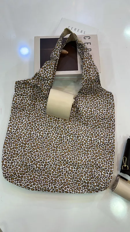 Leoparlı Büyük Katlanabilir Çanta
