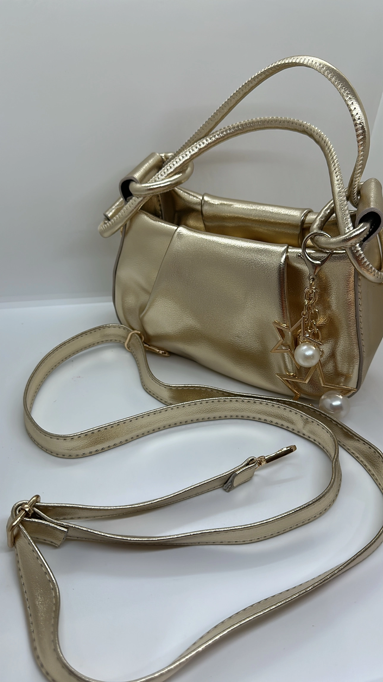 Gold Charm Detaylı Çanta