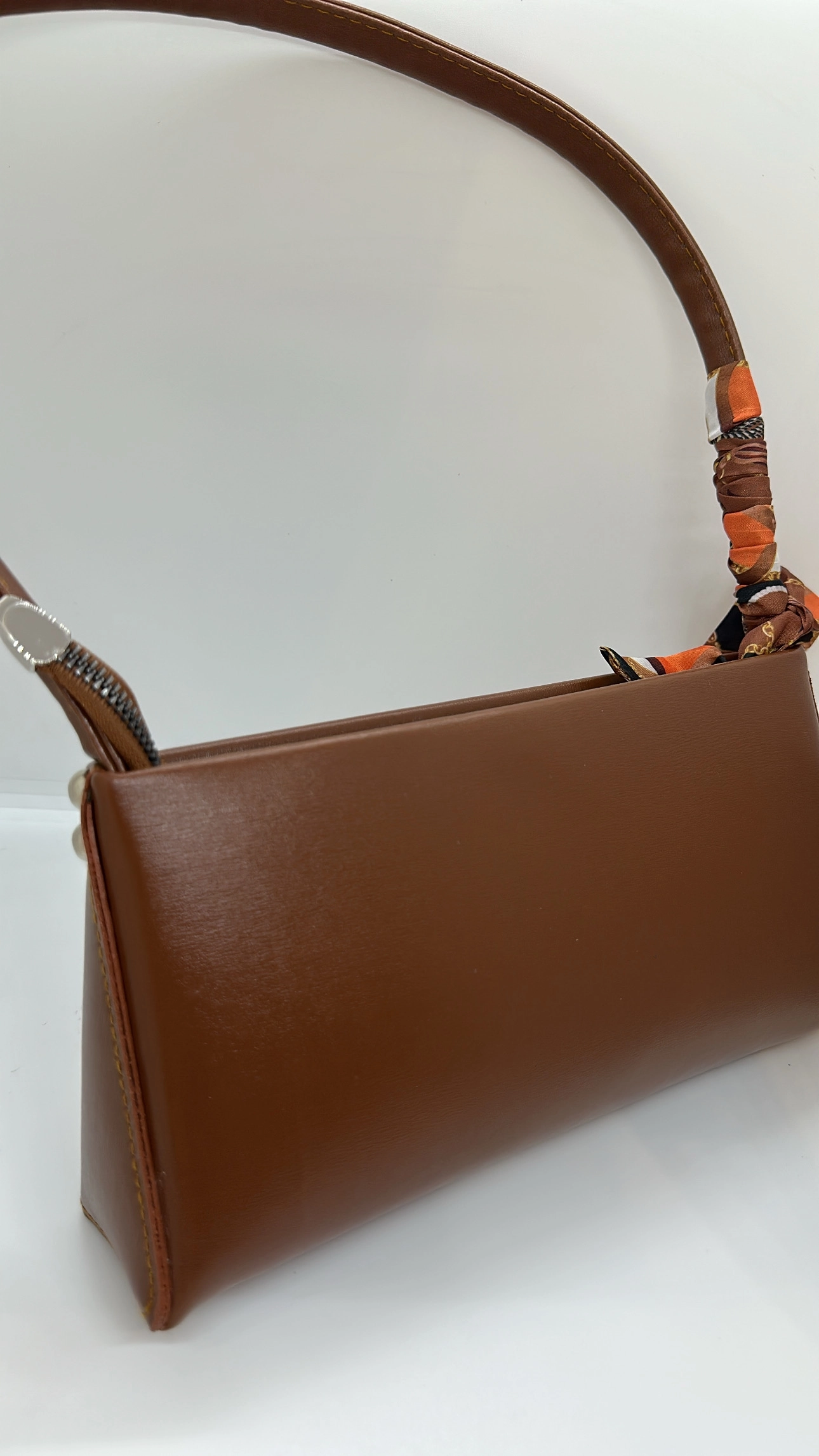 Taba Fularlı Baget Çanta