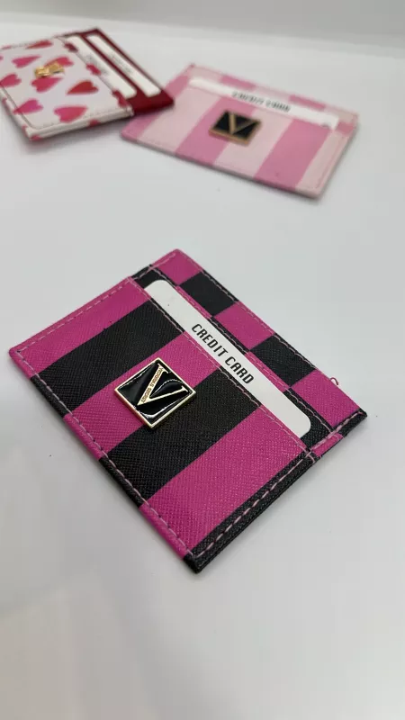 Pembe Siyah Kartlık