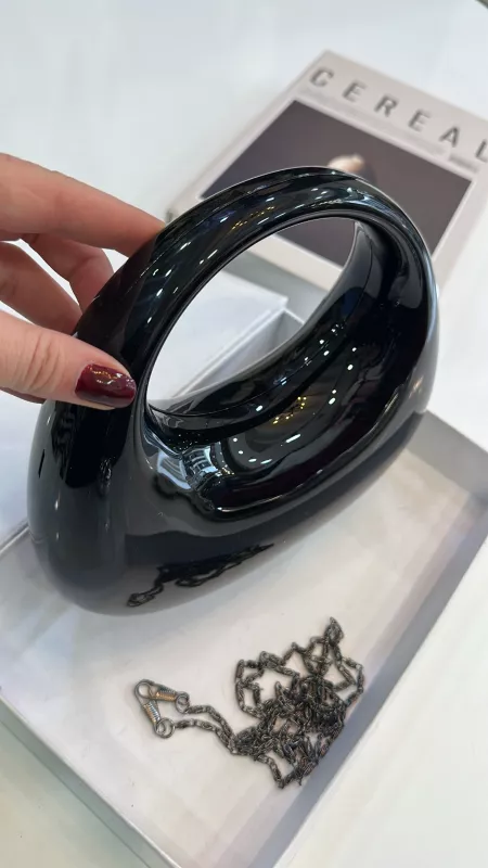 Siyah Metal Çanta