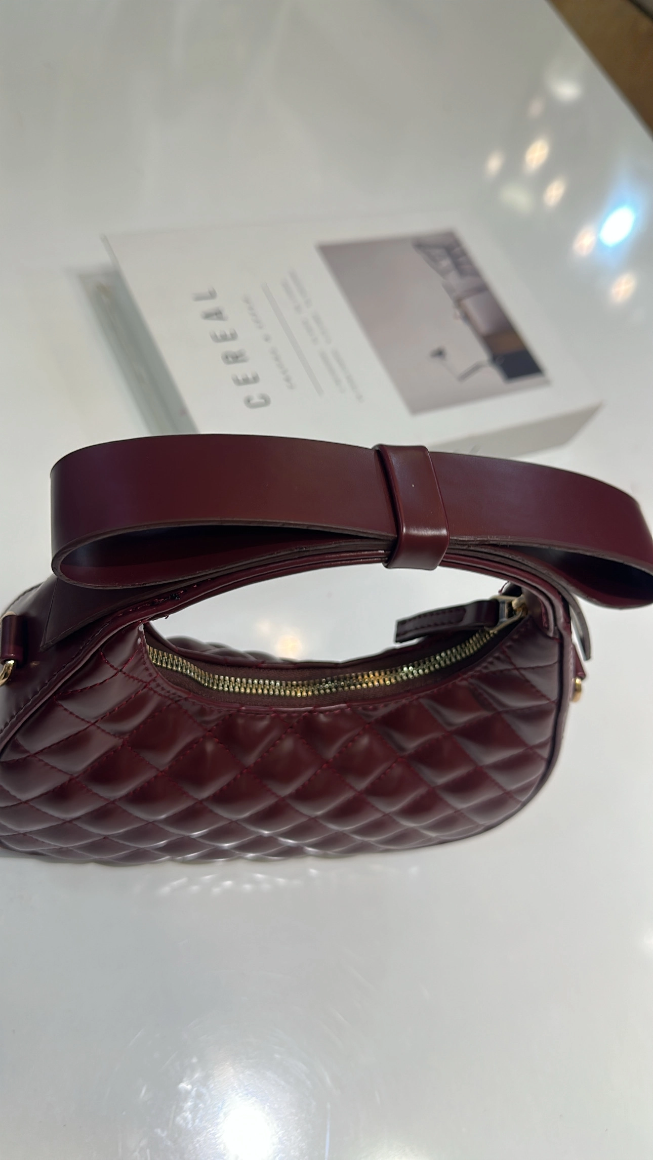 Bordo Fiyonk Detaylı Çanta