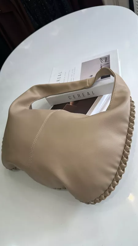 Krem Deri Oval Çanta