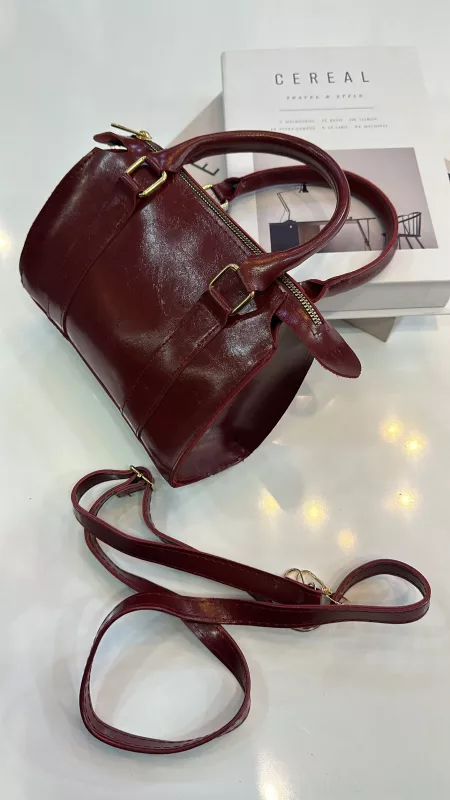 Bordo Kemerli Çanta