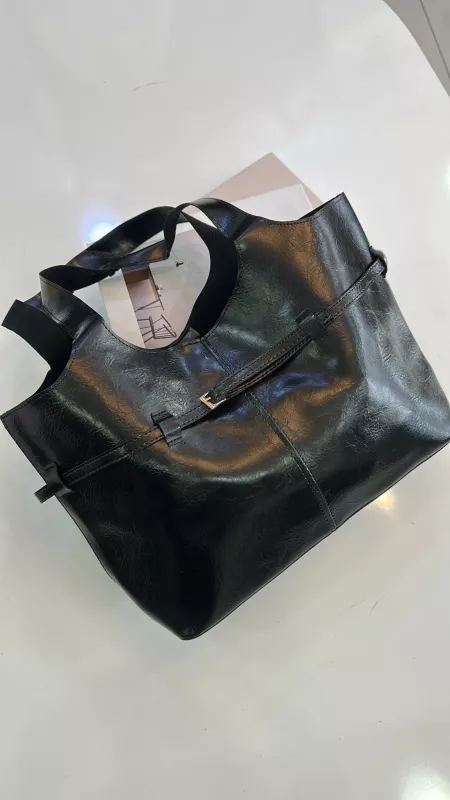 Siyah Makyaj Çantalı Model 