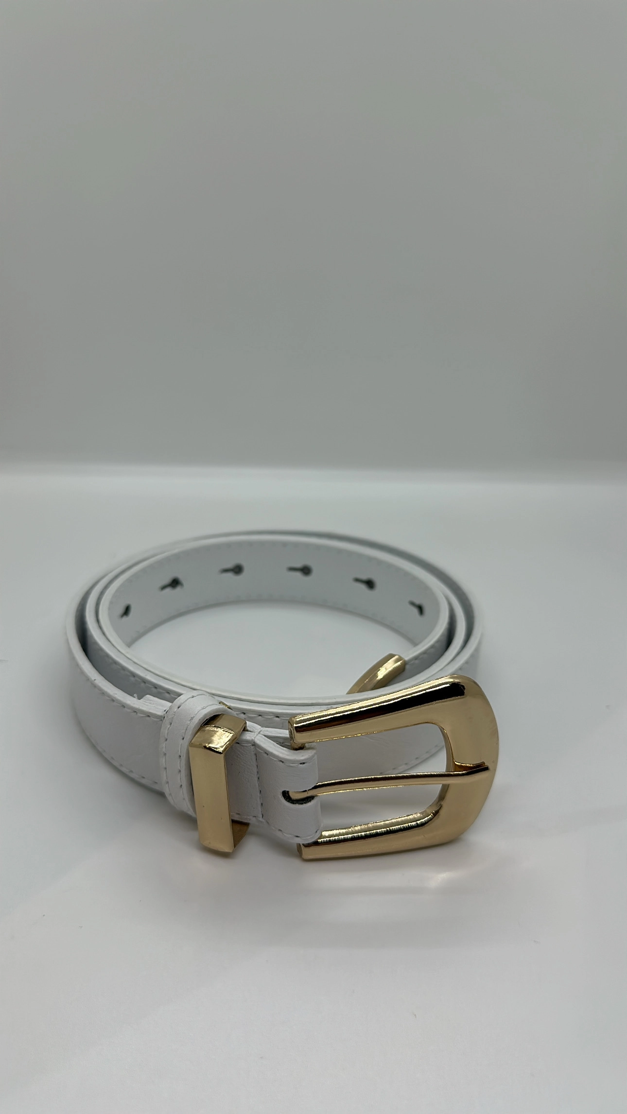 Beyaz Gold Detaylı Kemer