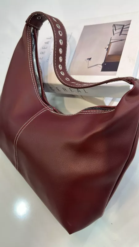 Bordo Metal Detaylı Orta Boy Çanta