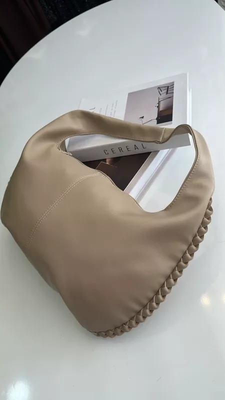Krem Deri Oval Çanta