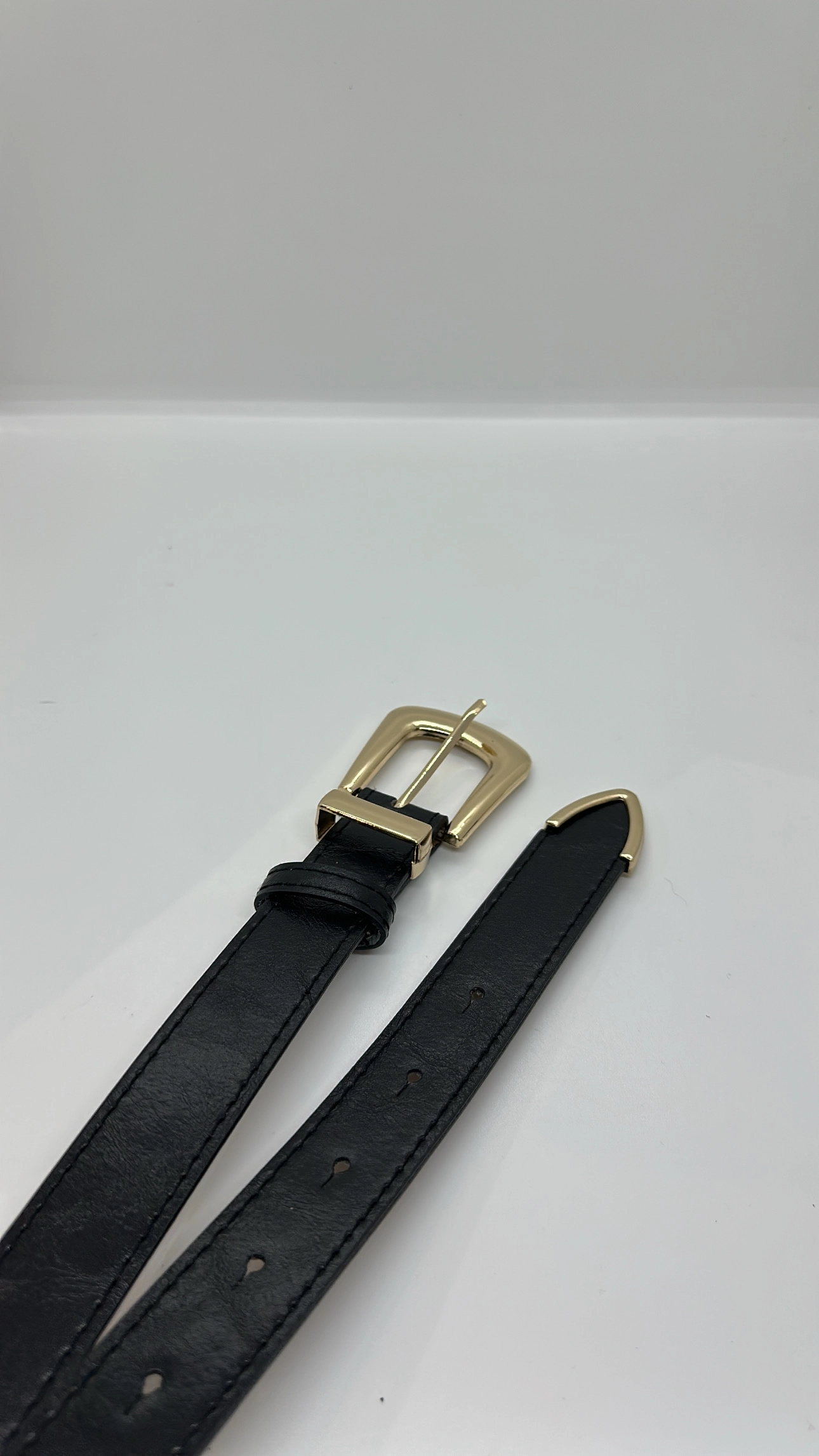 Siyah Gold Detaylı Kemer