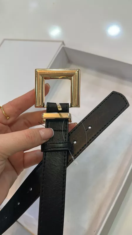 Siyah Kare Gold Detaylı Kemer