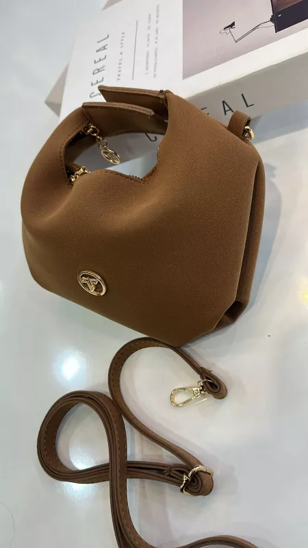 Taba Mıknatıslı Süet Çanta