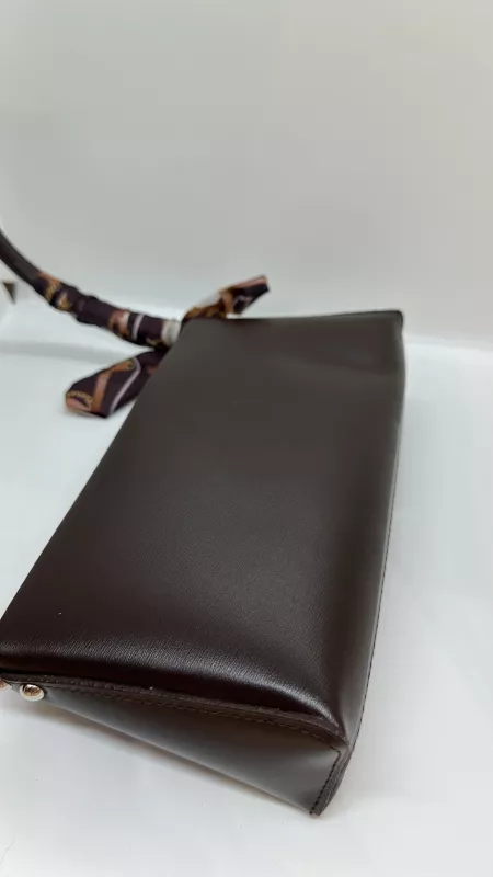 Acı Kahve Fularlı Baget Çanta