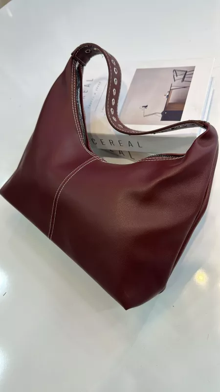 Bordo Metal Detaylı Orta Boy Çanta