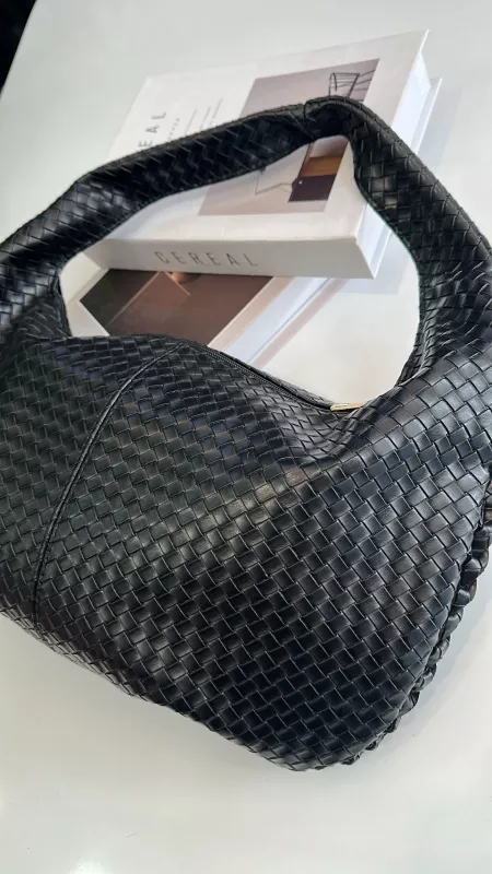 Siyah Sepet Desenli Oval Çanta