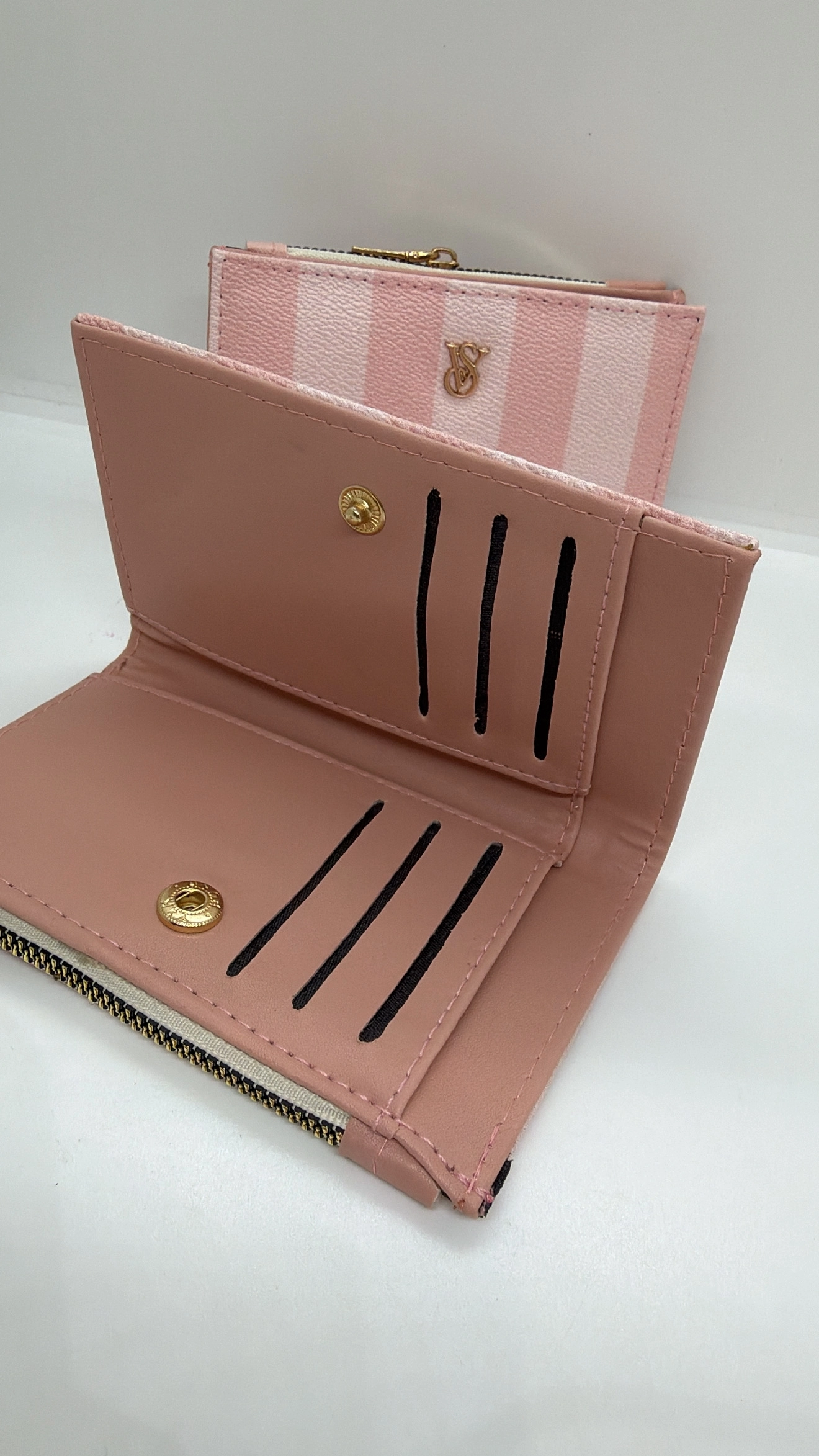 Pembe Cüzdan
