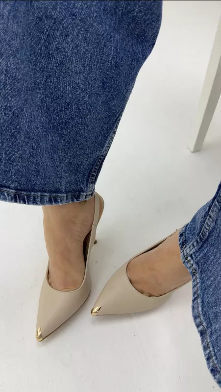 Krem Gold Detaylı Topuklu
