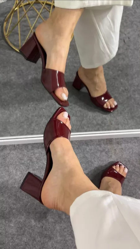 Bordo Rugan Topuklu Terlik 