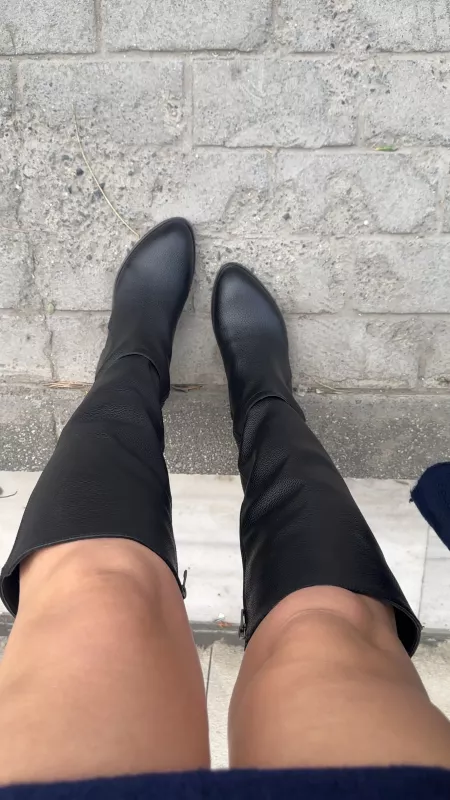 Siyah Tokalı Düz Çizme