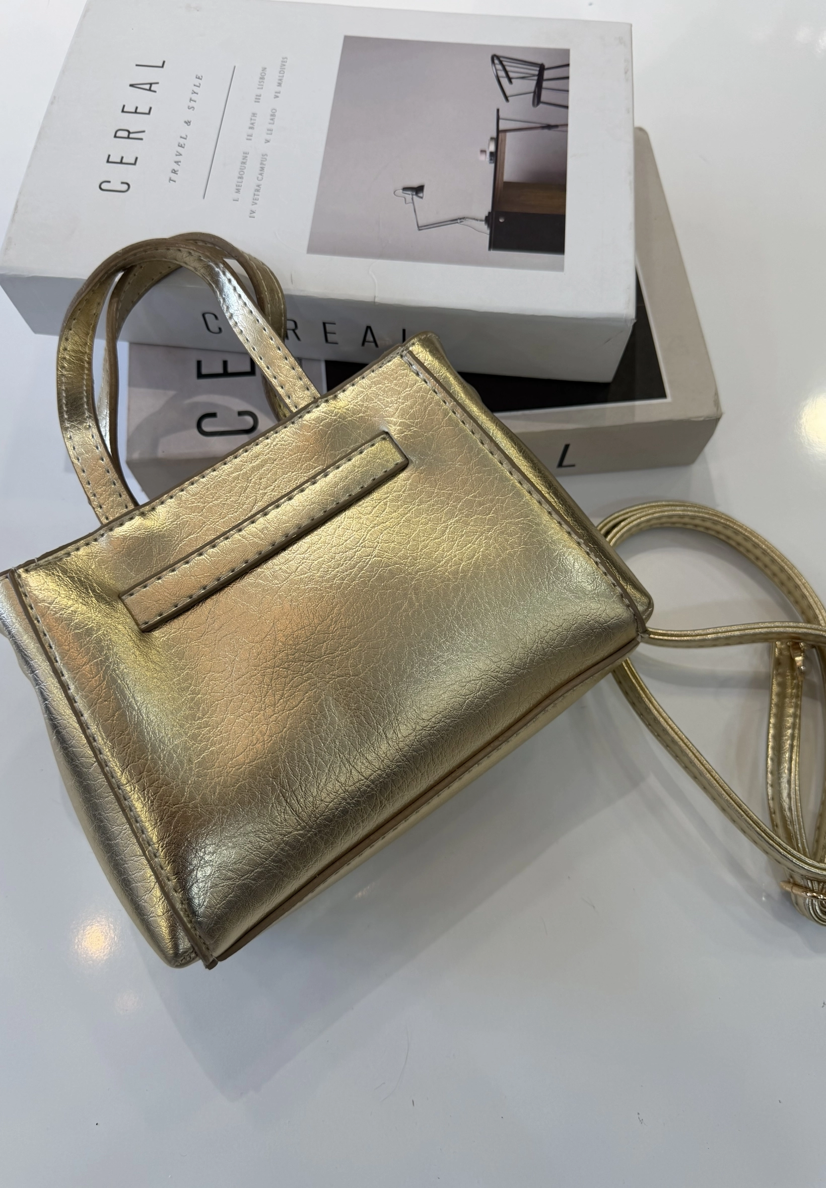 Gold Kulplu Çanta