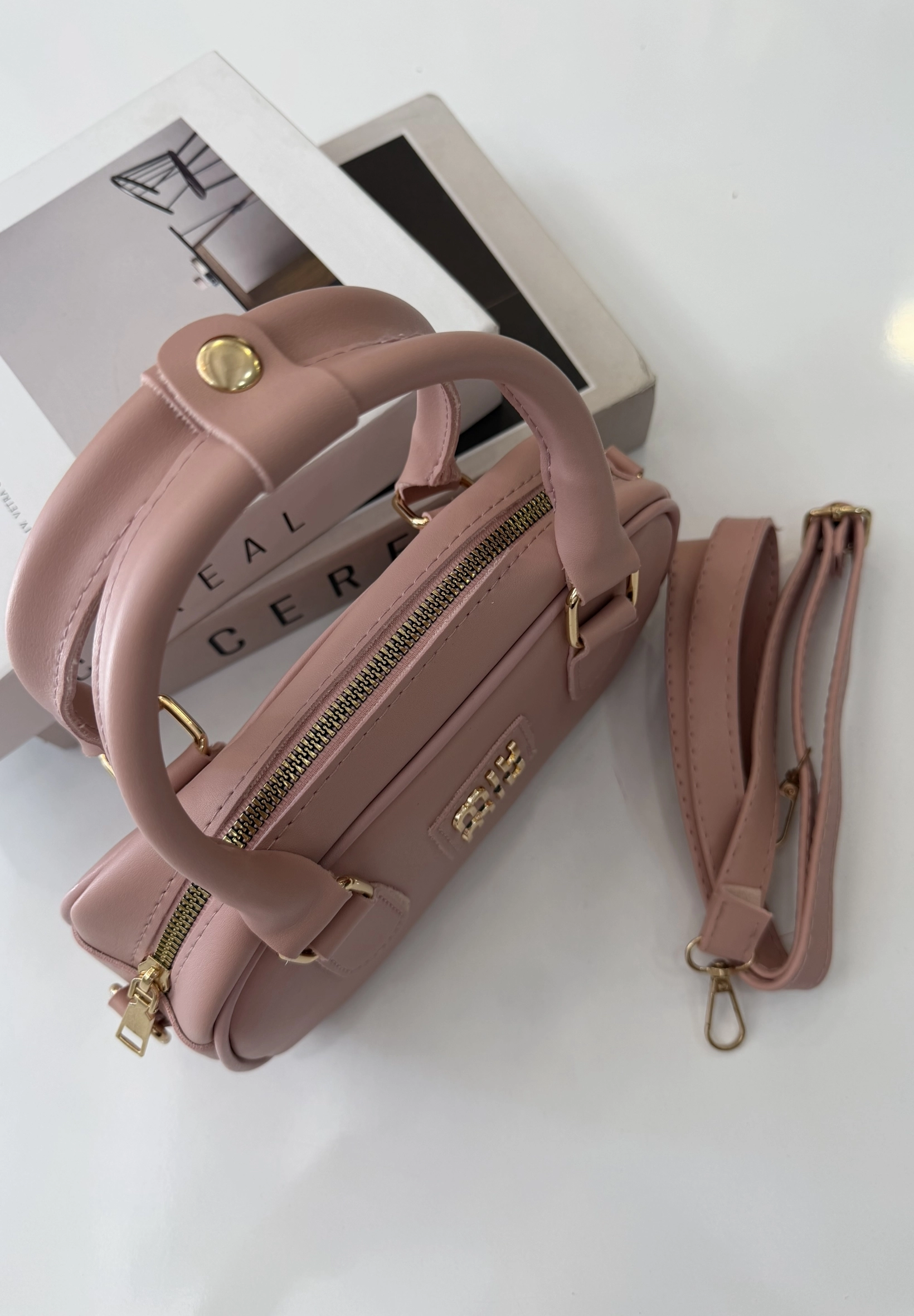 Pembe Kulplu Çanta