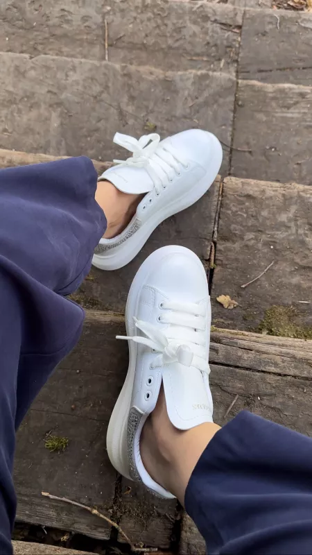 Beyaz Gümüş Taşlı Spor Ayakkabı 