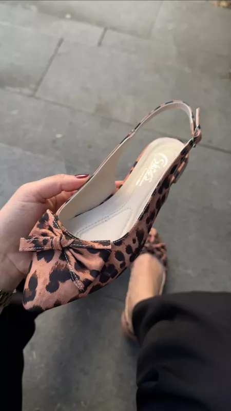 Leopar Önü Fiyonklu Babet Sandalet 