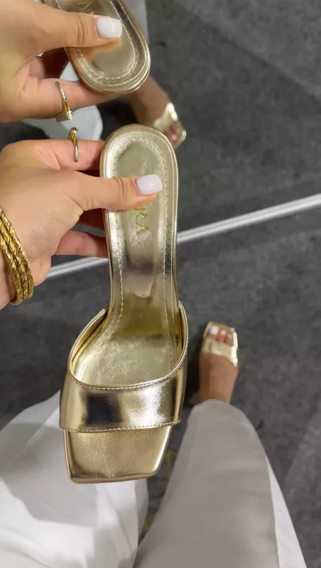 Gold Topuklu Terlik