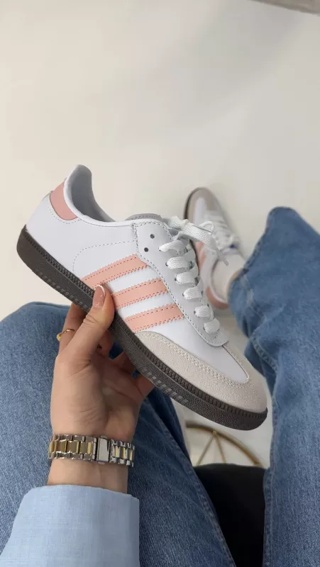 Beyaz Pembe Şeritli Spor Ayakkabı