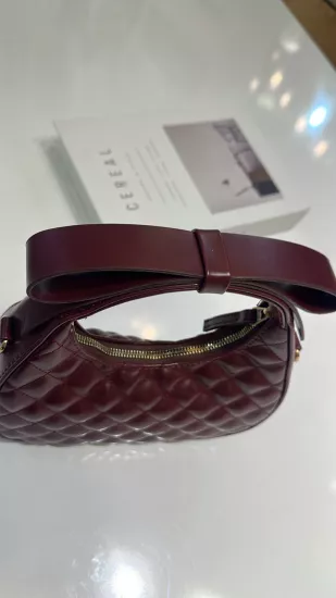 Bordo Fiyonk Detaylı Çanta