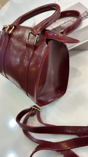 Bordo Kemerli Çanta