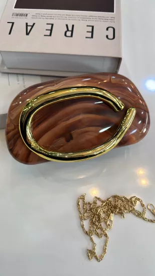 Gold Detaylı Marka Çanta