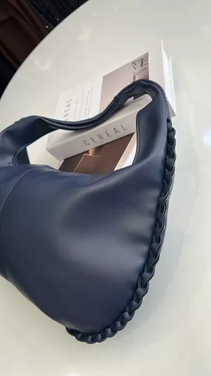 Lacivert Deri Oval Çanta