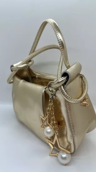Gold Charm Detaylı Çanta