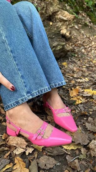 Pembe Çift Tokalı Topuklu Babet 