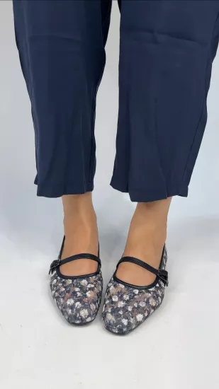 Siyah Çiçekli Babet