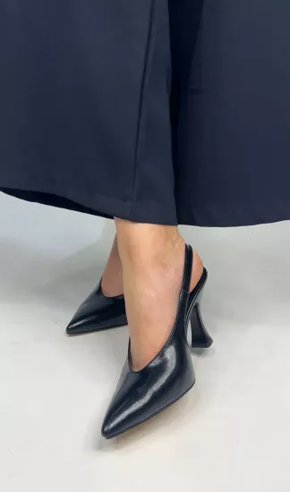 Siyah Topuklu Ayakkabı