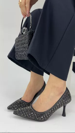 Siyah Taşlı Stiletto