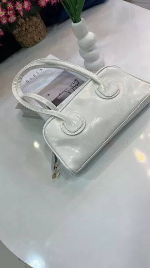 Beyaz Rugan Baget Çanta