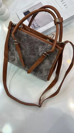 Taba Gri Peluşlu Çanta