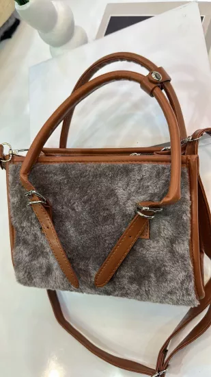Taba Gri Peluşlu Çanta