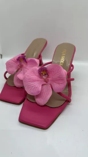 Pembe Çiçekli Topuklu Terlik