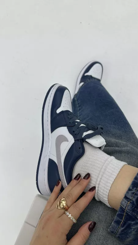 Lacivert Beyaz Jorda.n Spor Ayakkabı 