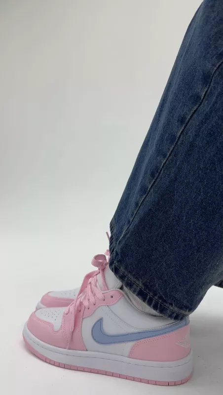 Pembe Jorda.n Spor Ayakkabı 