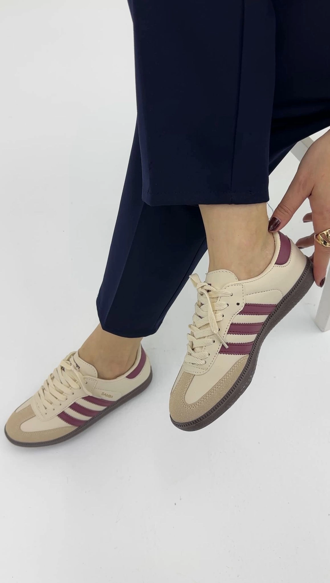 Krem Bordo Şeritli Spor Ayakkabı