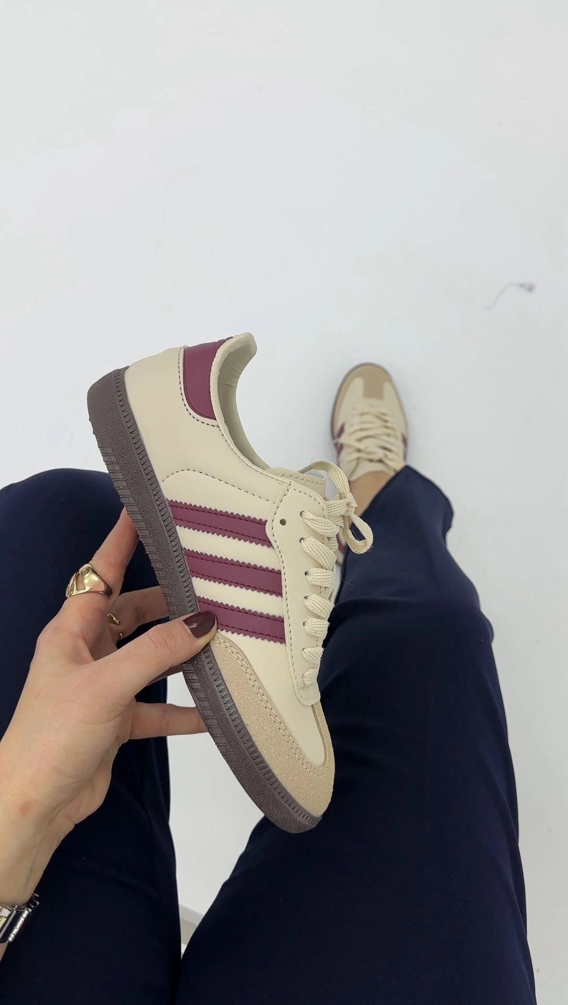 Krem Bordo Şeritli Spor Ayakkabı