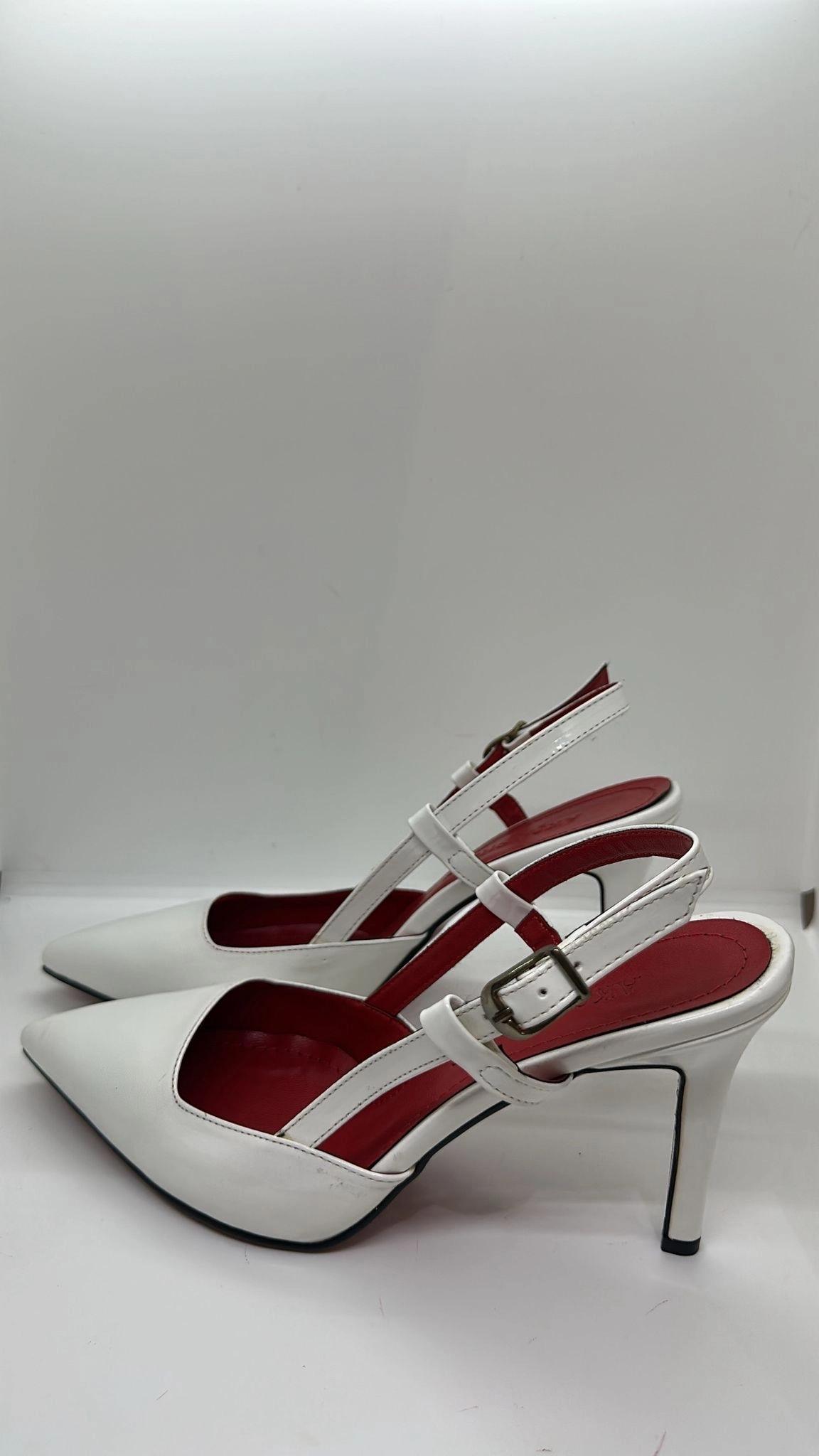 Beyaz Rugan Stiletto