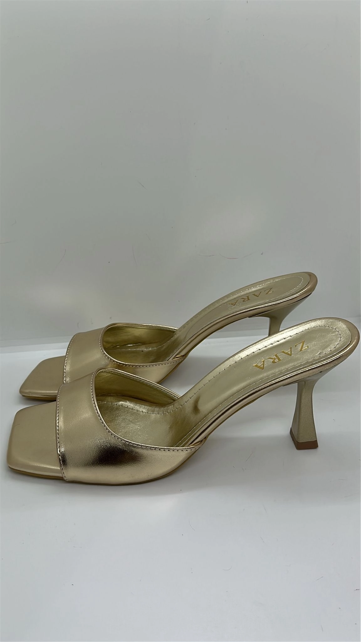 Gold Topuklu Terlik